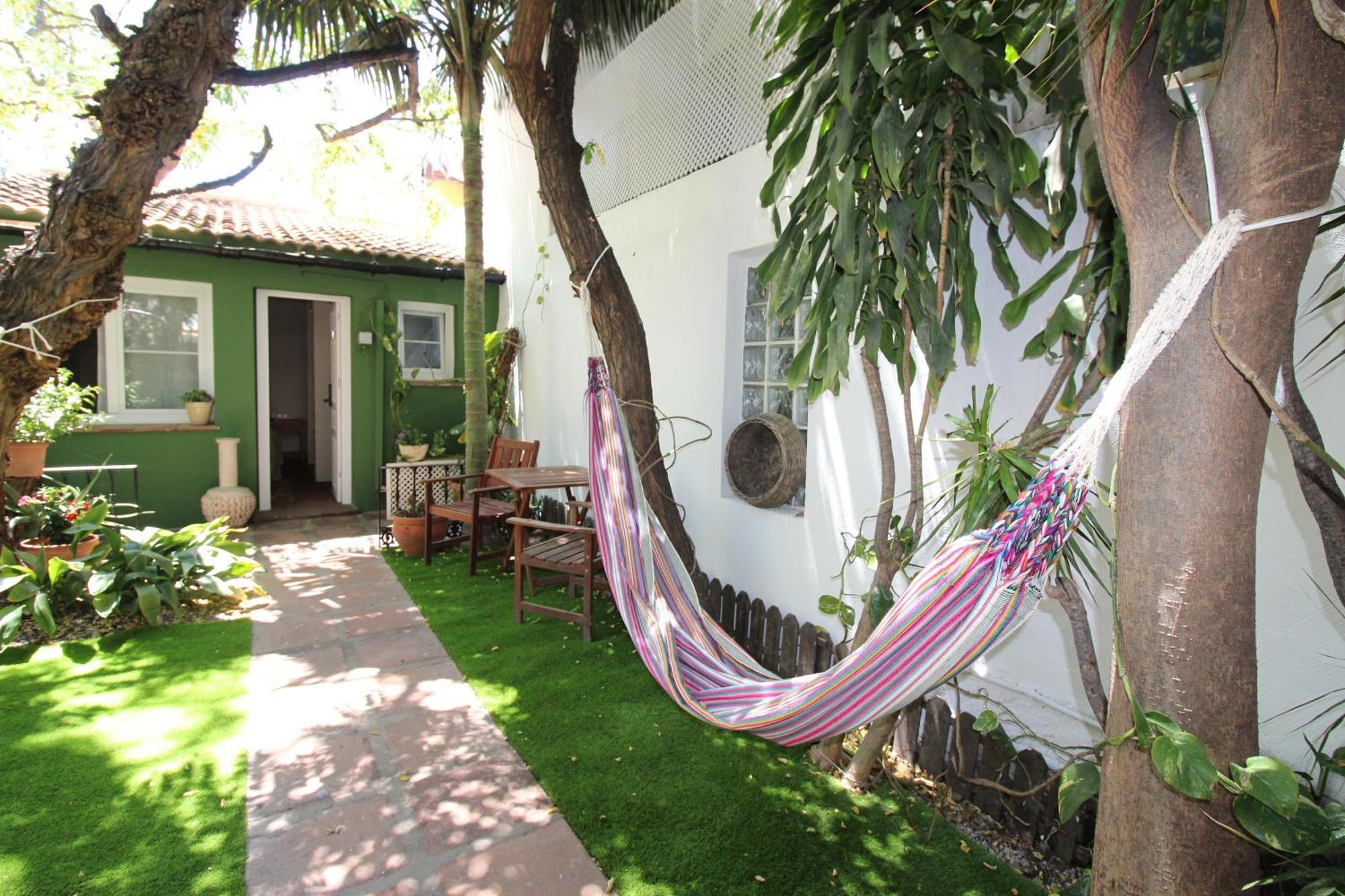 Hostal Las Acacias Málaga Exterior foto