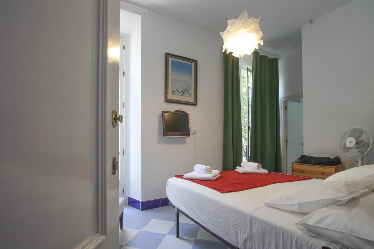 Hostal Las Acacias Málaga Exterior foto